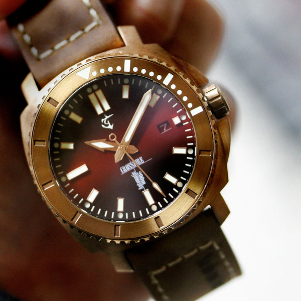 Mechanical dive watch, 200M water resistant solid CuSn8 bronze case & buckle, smooth sweeping high-beat automatic movement, screw-down crown & sahppire crystal