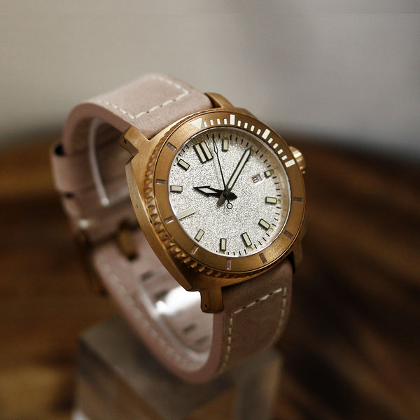 Bronze Blood & Thunder - White Sparkling Dial