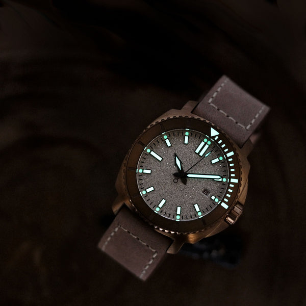 Bronze Blood & Thunder - White Sparkling Dial