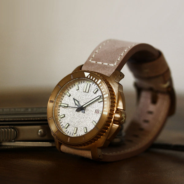 Bronze Blood & Thunder - White Sparkling Dial